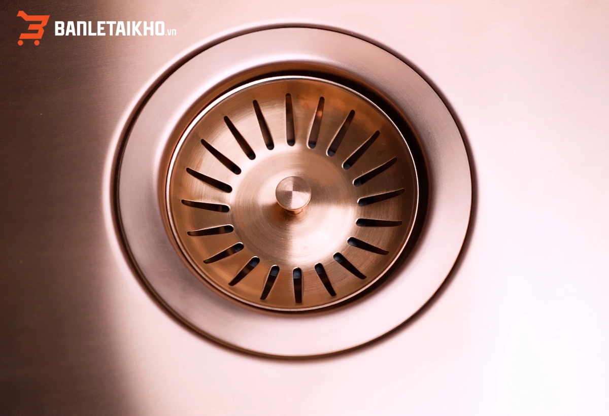 Lỗ Thoát Tràn Tích Hợp Liền Mạch