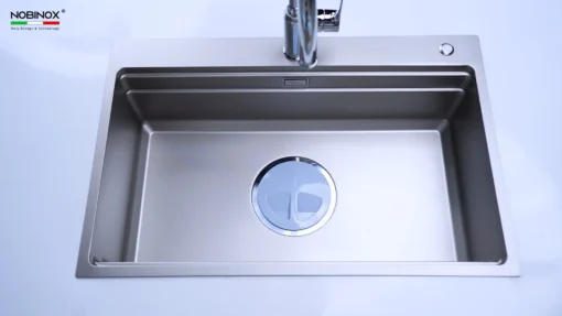 Chậu rửa bát 1 hố NOBINOX LIRA NJ560D – bồn rửa chén inox 304 với thiết kế tinh tế cho gian bếp hiện đại