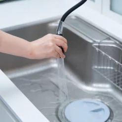 Chậu rửa bát Nobinox Liken NL725D thiết kế hiện đại.