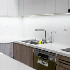 Bồn rửa chén 1 hố Nobinox Liken NL725D dễ dàng lắp đặt và sử dụng.