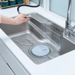 Bồn rửa chén Nobinox Liken NL725D với thiết kế thông minh.