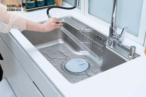 Bồn rửa chén Nobinox Liken NL725D với thiết kế thông minh.