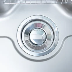 Chậu rửa bát 1 hố Nobinox Liken NL725D với chất liệu inox chống oxi hóa.