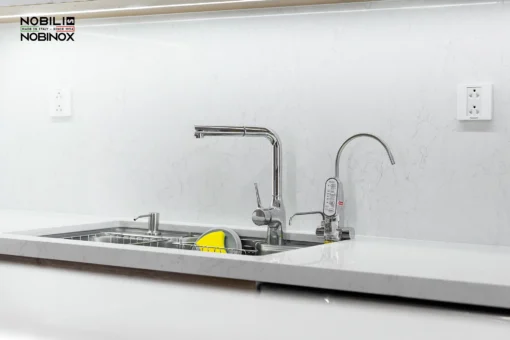 Bồn rửa chén Nobinox Liken NL725D dễ dàng lắp đặt, tiết kiệm không gian.