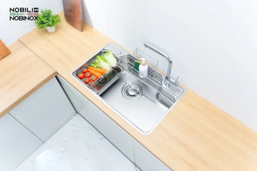 Chậu rửa bát 1 hố Nobinox Liken NL792D giúp tiết kiệm không gian bếp.