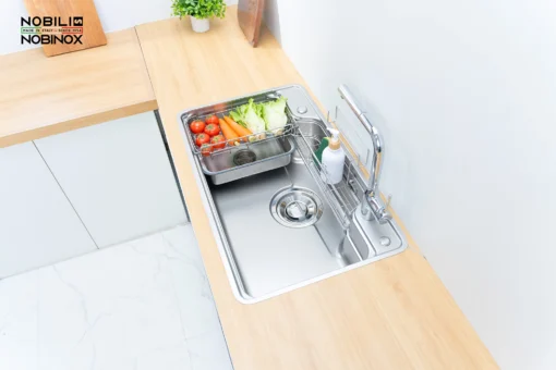 Chậu rửa bát 1 hố Nobinox Liken NL792D cho không gian bếp thêm gọn gàng.