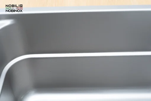 Chậu rửa bát 1 hố Nobinox Liken NL792D dễ dàng bảo trì và duy trì độ bền.