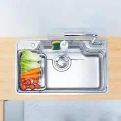 Bồn rửa chén Nobinox Liken NL792D bền đẹp, dễ dàng vệ sinh sau mỗi lần sử dụng.