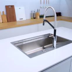 CHẬU RỬA BÁT 1 HỐ ARTINOX MOSE NA808 với thiết kế bồn rửa chén inox hiện đại, chậu rửa chén tiện dụng cho mọi gian bếp