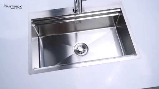 CHẬU RỬA BÁT 1 HỐ ARTINOX TITANIUM NA805T với thiết kế bồn rửa chén inox hiện đại, chậu rửa chén tiện dụng cho mọi gian bếp
