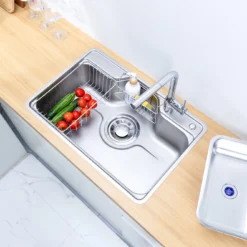 Chậu rửa bát 1 hố Nobinox Liken NL724D cho không gian bếp nhỏ.