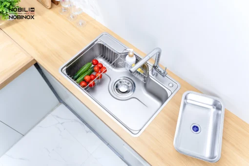 Chậu rửa bát 1 hố Nobinox Liken NL724D cho không gian bếp nhỏ.