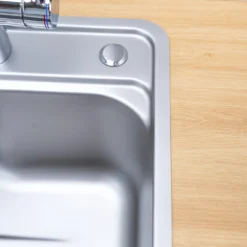 Bồn rửa chén Nobinox Liken NL724D tiết kiệm diện tích bếp.