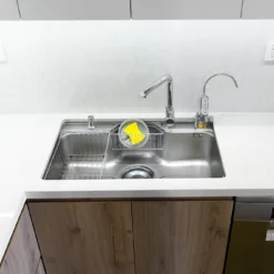 Chậu rửa bát 1 hố Nobinox Liken NL725D với kiểu dáng đơn giản nhưng sang trọng.