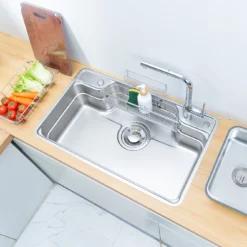 Chậu rửa bát 1 hố Nobinox Liken NL792D giúp tiết kiệm nước hiệu quả.