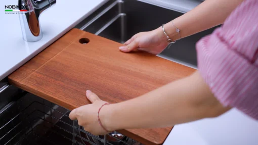Chậu rửa bát 1 hố Nobinox Lira NJ562D chất liệu inox chống bám bẩn – Bồn rửa chén dễ bảo dưỡng.