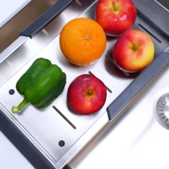 Chậu rửa bát 1 hố Tasca Pura NT670U với bề mặt inox sáng bóng – Bồn rửa chén dễ bảo dưỡng và vệ sinh.