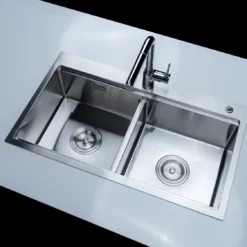 CHẬU RỬA BÁT 2 HỐ NOBINOX LIKEN NL785 với thiết kế bồn rửa chén inox hiện đại, chậu rửa chén tiện dụng cho mọi gian bếp