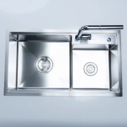 CHẬU RỬA BÁT 2 HỐ NOBINOX LUMIA NJ507D với thiết kế bồn rửa chén inox hiện đại, chậu rửa chén tiện dụng cho mọi gian bếp