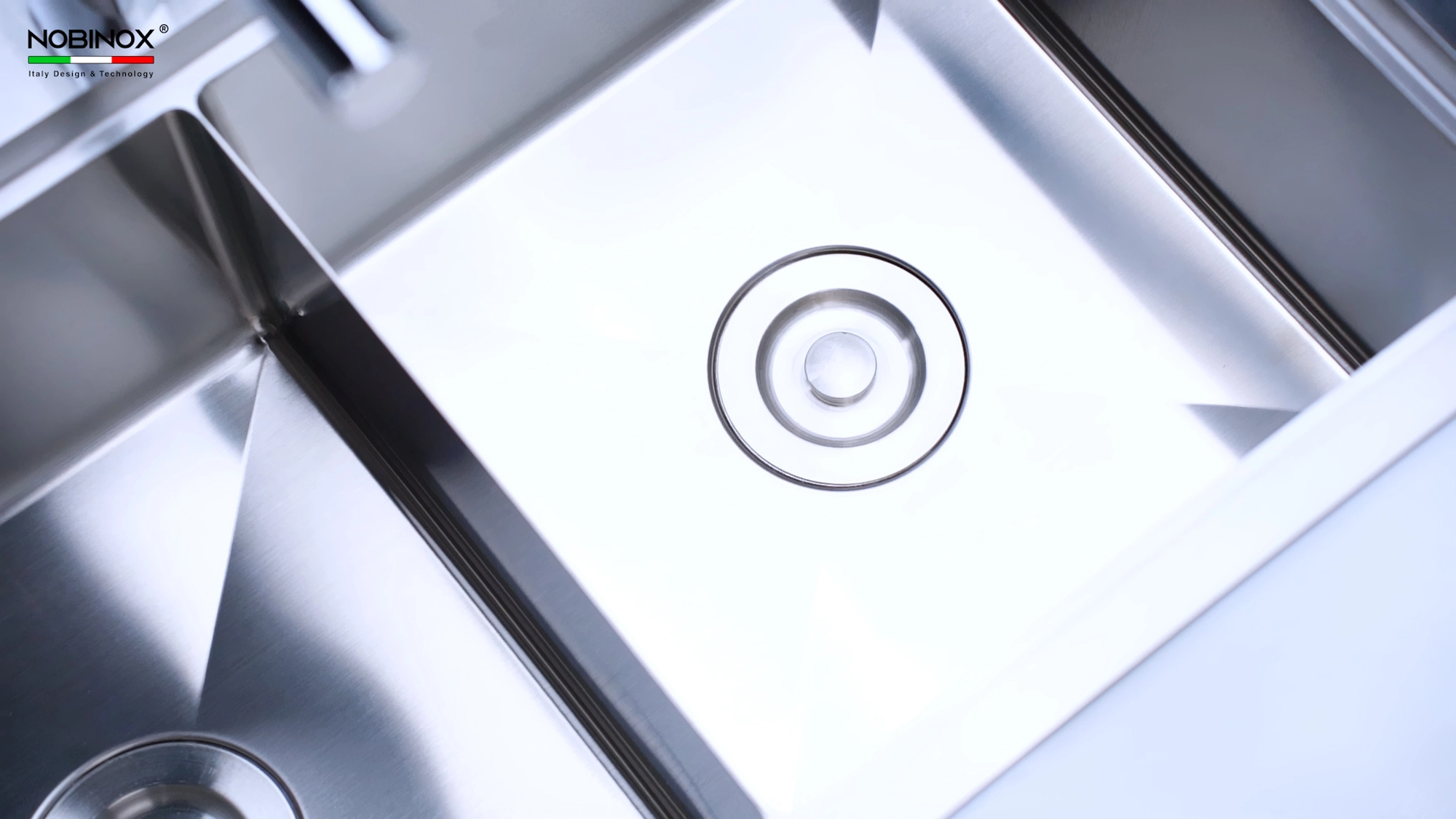 CHẬU RỬA BÁT 2 HỐ NOBINOX LUMIA NJ522 với thiết kế bồn rửa chén inox hiện đại, chậu rửa chén tiện dụng cho mọi gian bếp CHẬU RỬA BÁT 2 HỐ NOBINOX LUMIA NJ522 với thiết kế bồn rửa chén inox hiện đại, chậu rửa chén tiện dụng cho mọi gian bếp