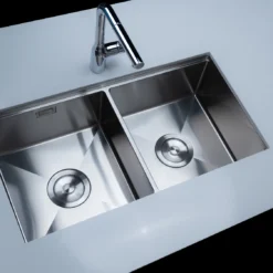 CHẬU RỬA BÁT 2 HỐ NOBINOX LUMIA NJ524 với thiết kế bồn rửa chén inox hiện đại, chậu rửa chén tiện dụng cho mọi gian bếp