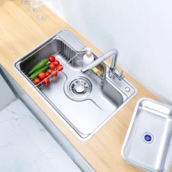 Chậu rửa bát Nobinox Liken NL724D thiết kế phù hợp cho mọi gia đình.
