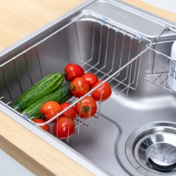Bồn rửa chén Nobinox Liken NL724D bề mặt mịn màng, dễ lau chùi.