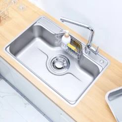 Chậu rửa bát 1 hố Nobinox Liken NL724D với chất liệu inox chống oxi hóa.