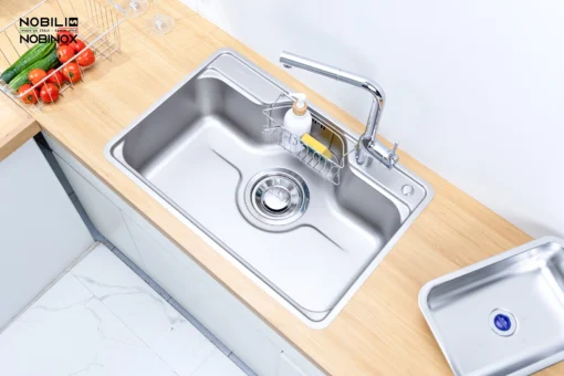 Chậu rửa bát 1 hố Nobinox Liken NL724D với chất liệu inox chống oxi hóa.