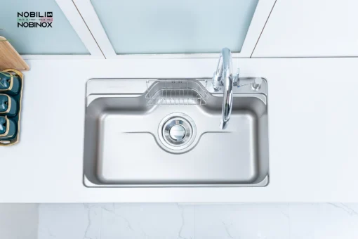 Bồn rửa chén 1 hố Nobinox Liken NL725D giúp tiết kiệm diện tích mà vẫn đảm bảo hiệu quả.
