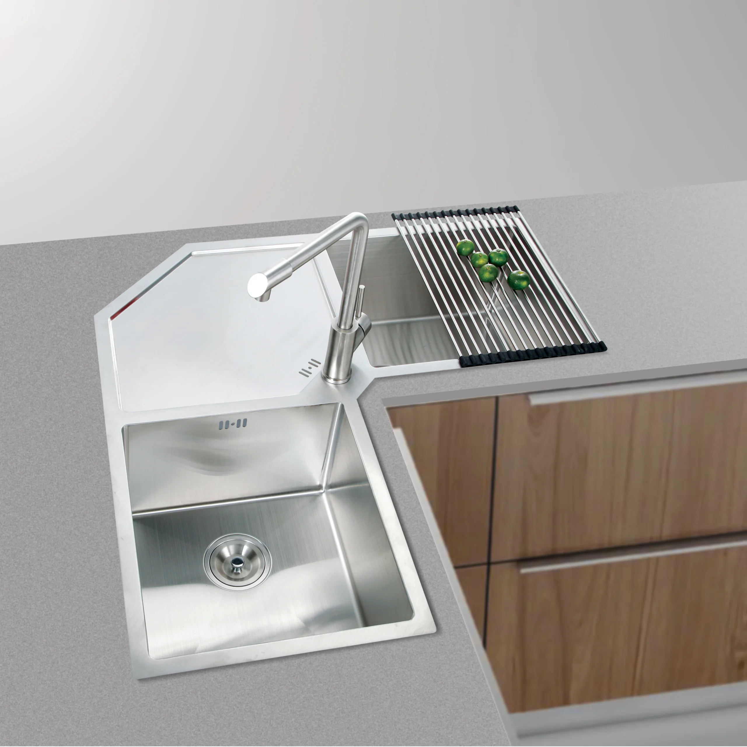 Chậu rửa 2 hố lắp tại bếp Chậu rửa inox góc L LIKEN NL700 lắp đặt thực tế