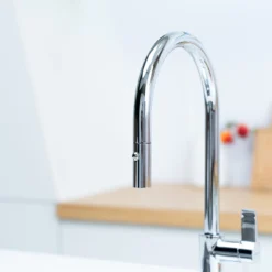 VÒI RỬA BÁT DÂY RÚT NOBILI FLAG NB205 vòi nước rửa chén inox chống gỉ, bền bỉ theo thời gian