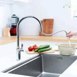 VÒI RỬA BÁT DÂY RÚT NOBILI FLAG NB205 vòi nước rửa chén tiết kiệm nước, thiết kế tiện lợi