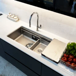 VÒI RỬA BÁT DÂY RÚT NOBILI FLAG NB205 vòi nước rửa chén thiết kế dây rút tiện dụng, chất liệu inox cao cấp