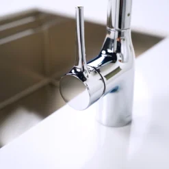 VÒI RỬA BÁT DÂY RÚT NOBILI MANIA NB305C vòi nước rửa chén tiện lợi cho mọi gia đình