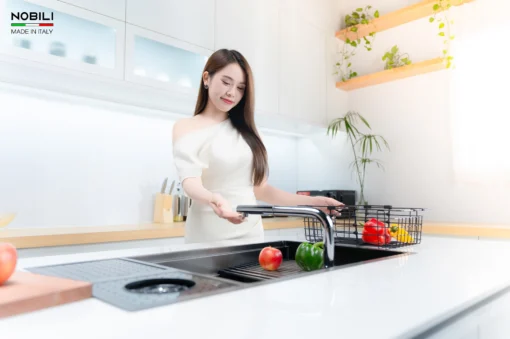 VÒI RỬA BÁT DÂY RÚT NOBILI TABLE NB242 vòi nước rửa chén tiết kiệm nước, thiết kế đẹp mắt